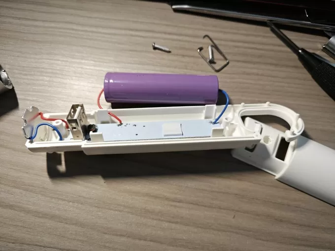 🥈1分钱的手电筒我劝你别拆电池有惊喜