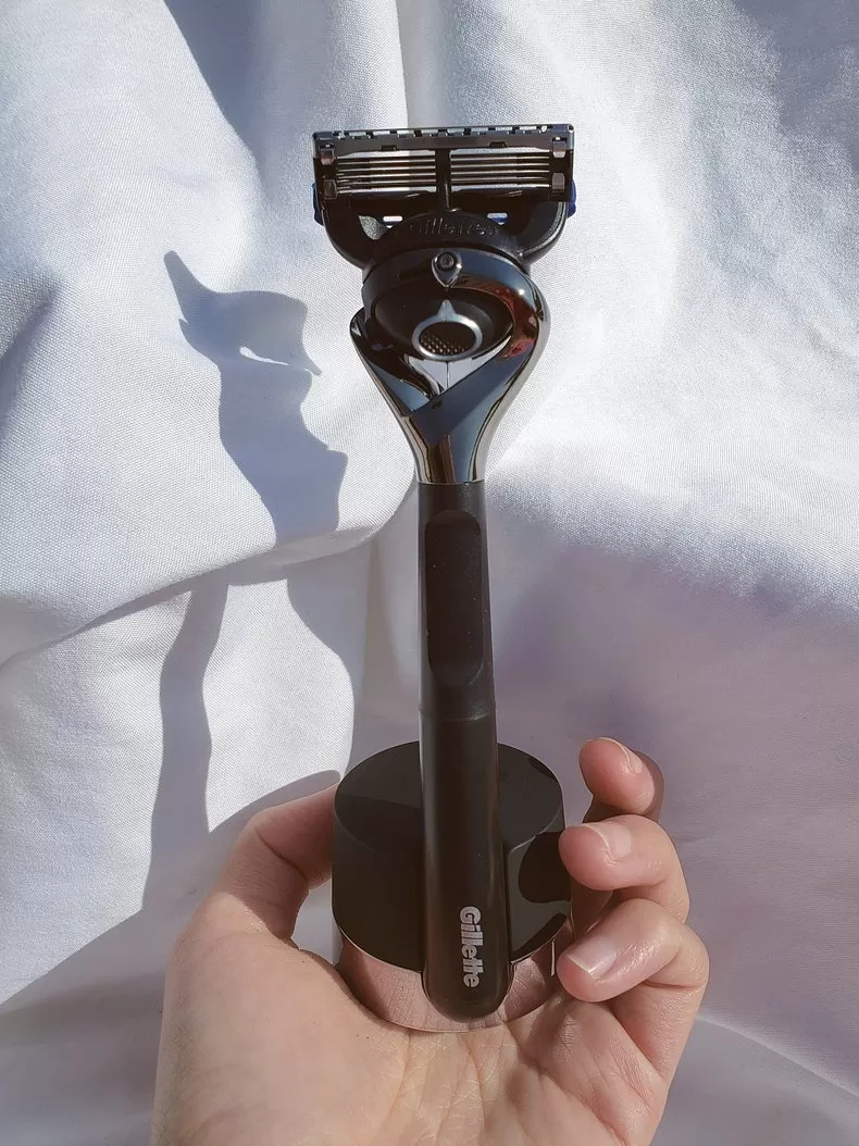 🈲吉列磁力底座引力盒手动剃须刀评测吉列剃须刀怎么样?