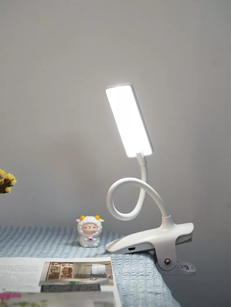 🉑欧普小飞侠充电LED护眼灯评测欧普护眼灯怎么样?