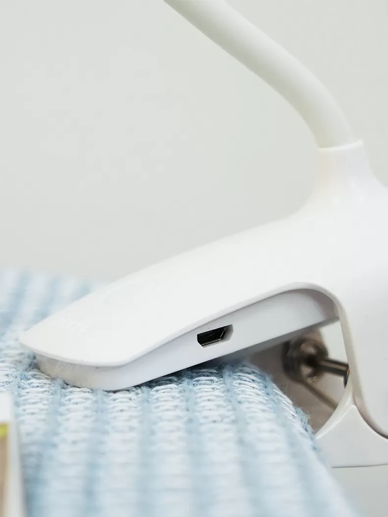 🉑欧普小飞侠充电LED护眼灯评测欧普护眼灯怎么样?