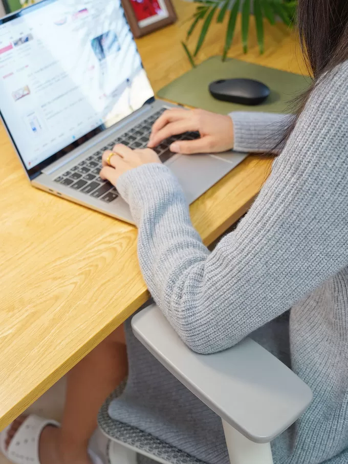 ✨宅家打工人被这把千元人体工学椅硬控了