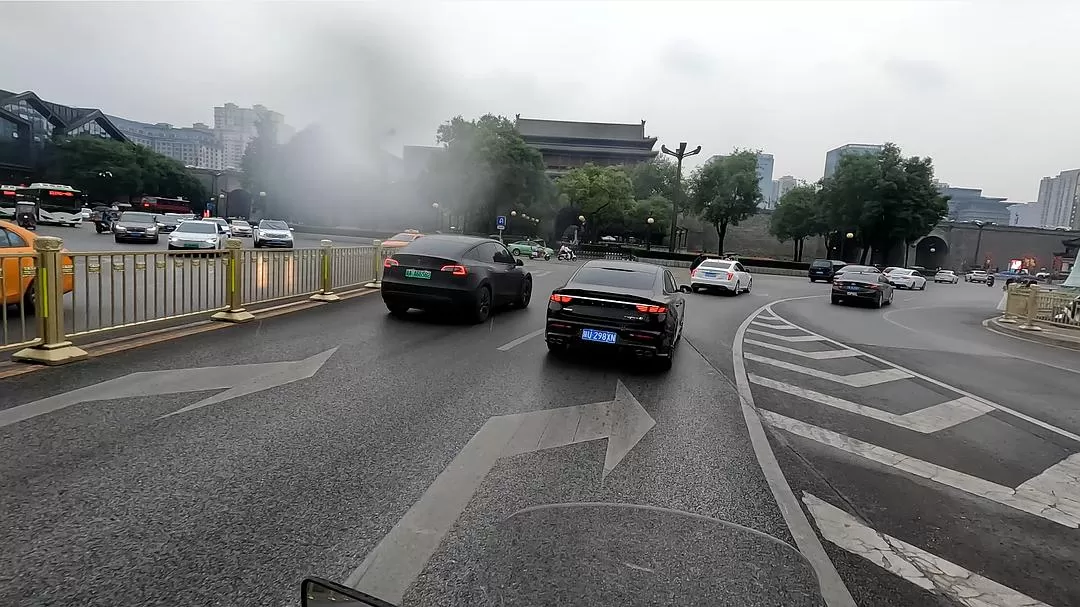 旅游推荐离职之后，我骑着烂摩托从北京到西藏、新疆……✨(1)