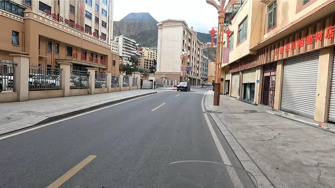 旅游推荐离职之后，我骑着烂摩托从北京到西藏、新疆……✨(1)