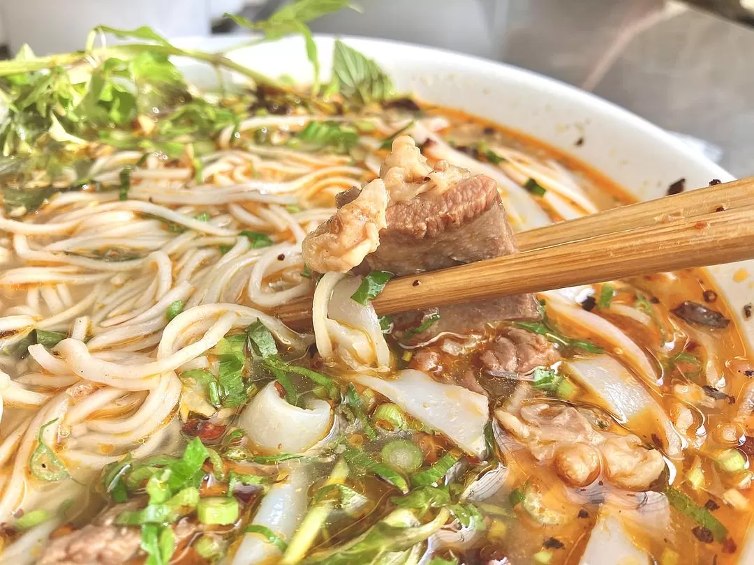 旅游推荐两人游:四天四夜芒市+腾冲悠闲吃💗逛之旅