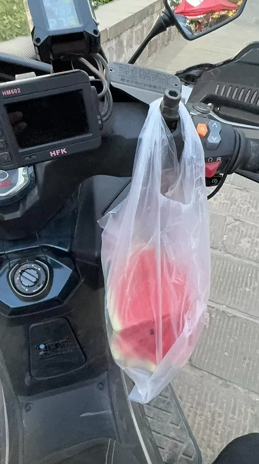 旅游推荐离职之后，我骑着烂摩托从北京到西藏、新疆……✨(1)