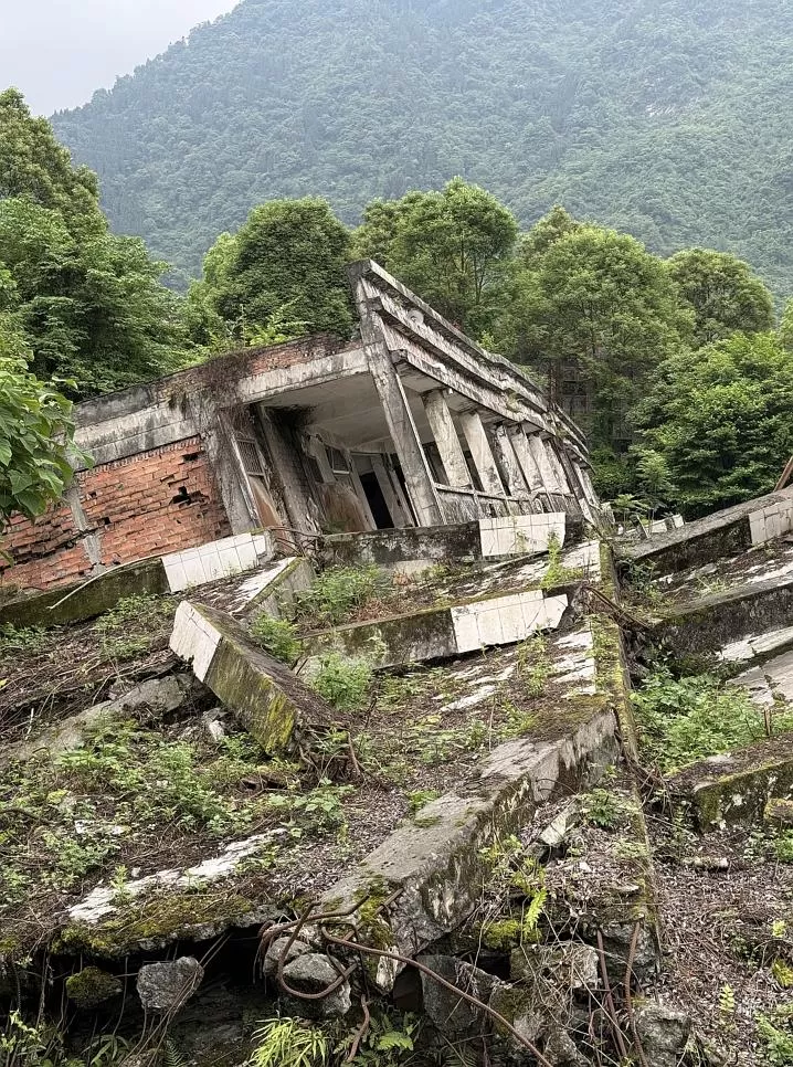 旅游推荐离职之后，我骑着烂摩托从北京到西藏、新疆……✨(1)