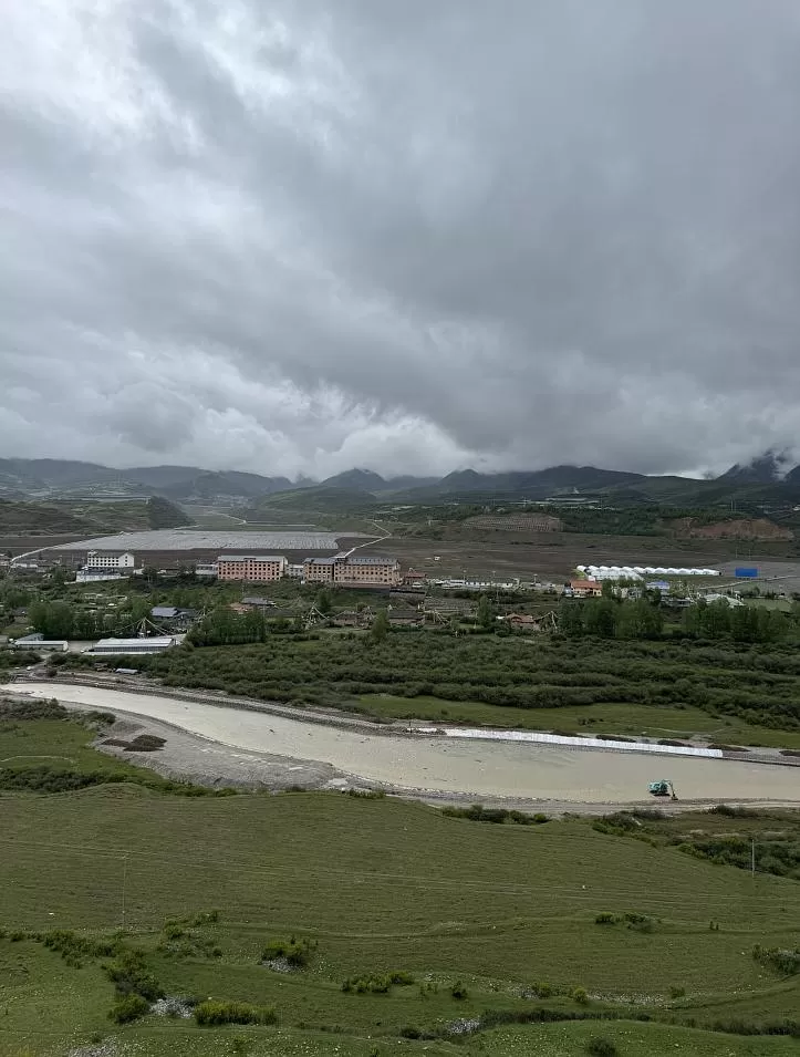 旅游推荐离职之后，我骑着烂摩托从北京到西藏、新疆……✨(1)