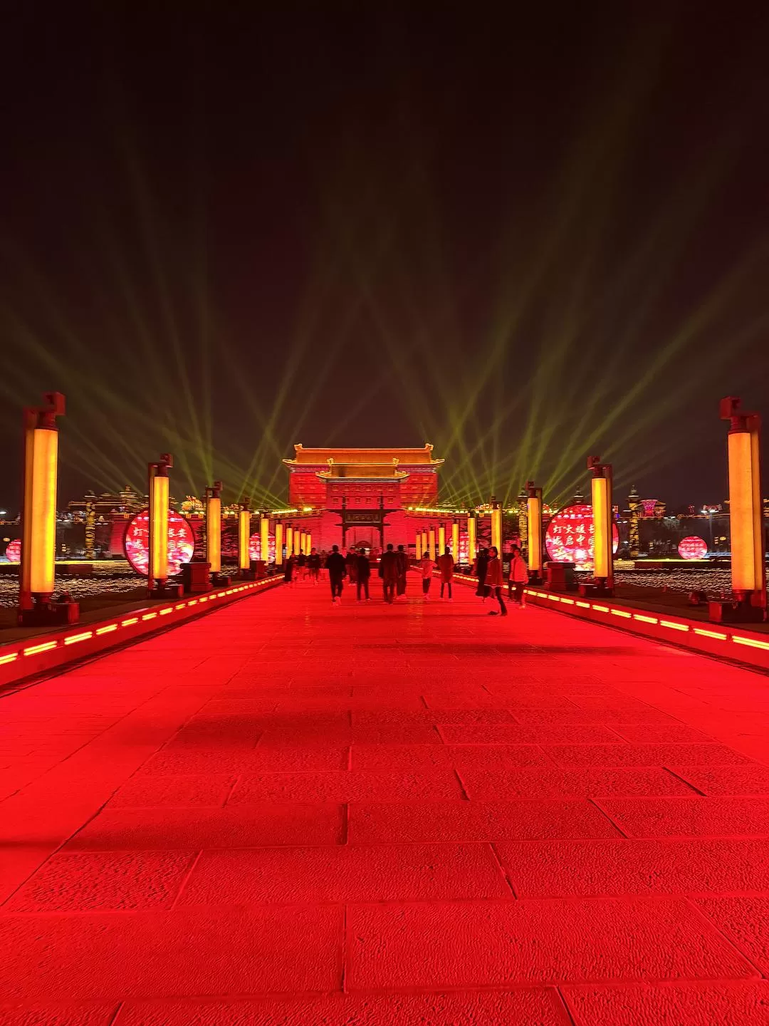 旅游推荐一人游：在城🌟市旅行是白天不想出门和晚上出门吃饭的连续…西安重庆游（更新中）