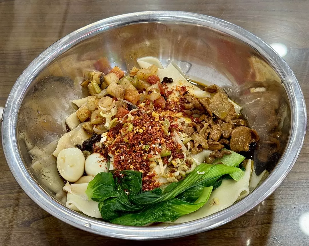 旅游推荐一人游：在城🌟市旅行是白天不想出门和晚上出门吃饭的连续…西安重庆游（更新中）