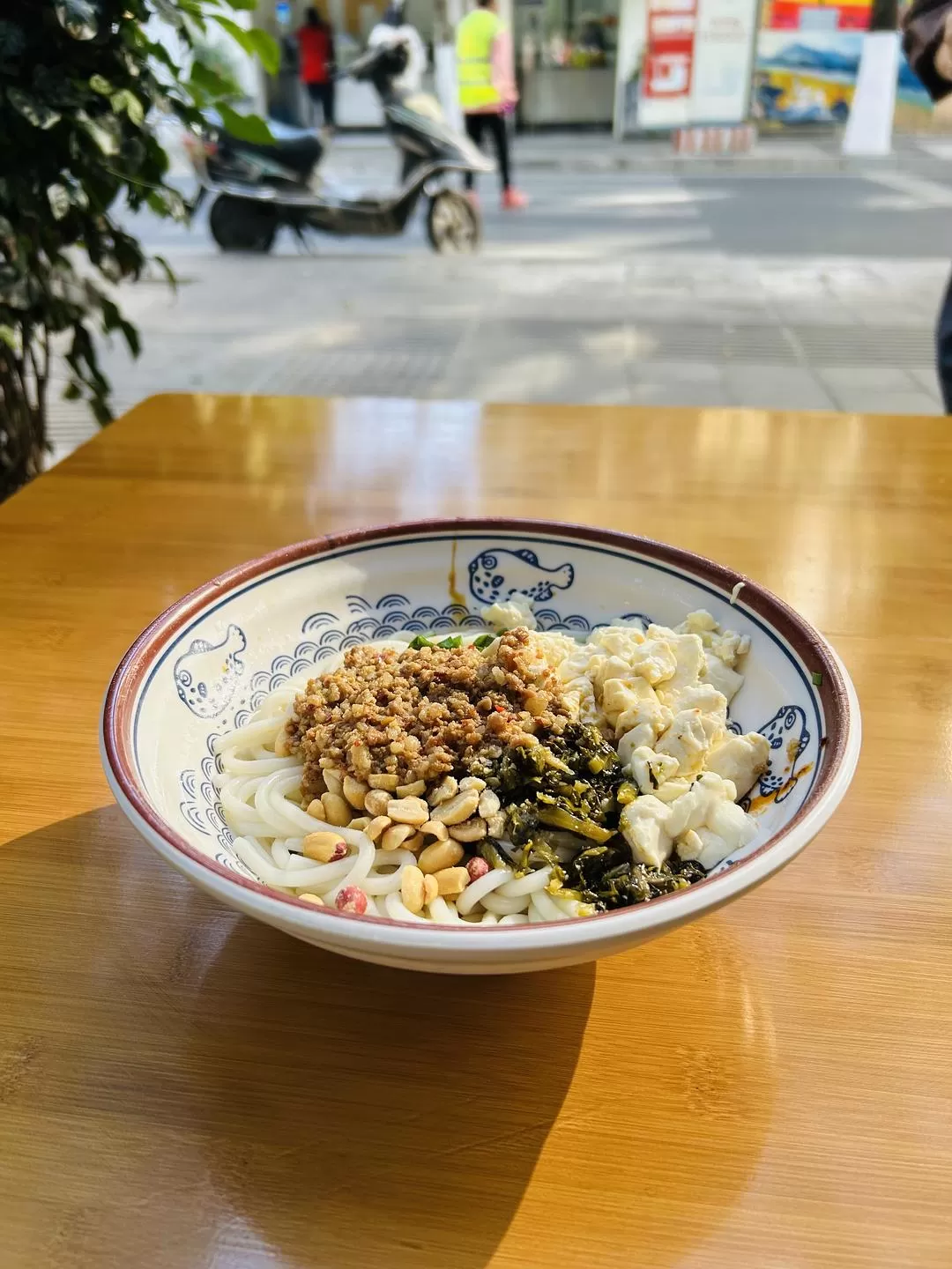 旅游推荐一人游：中年妇女头回独自旅游成功—💢—吃篇.大理&昆明