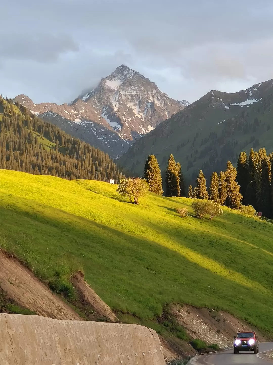 旅游推荐一人游：新📢疆伊犁：windows桌面生成器罢了