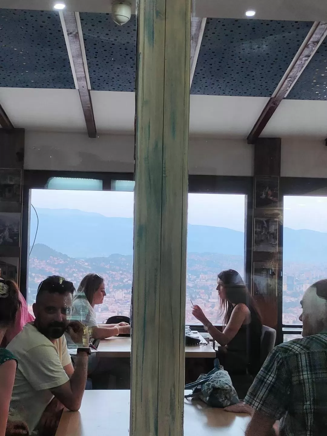 旅游推荐国外游：在一战起源💢地萨拉热窝，和当地人散步🚶