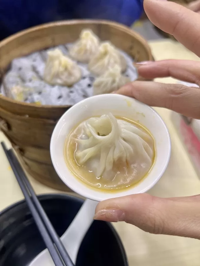 💢就想问问外国人他们咋知道的莱莱小笼？