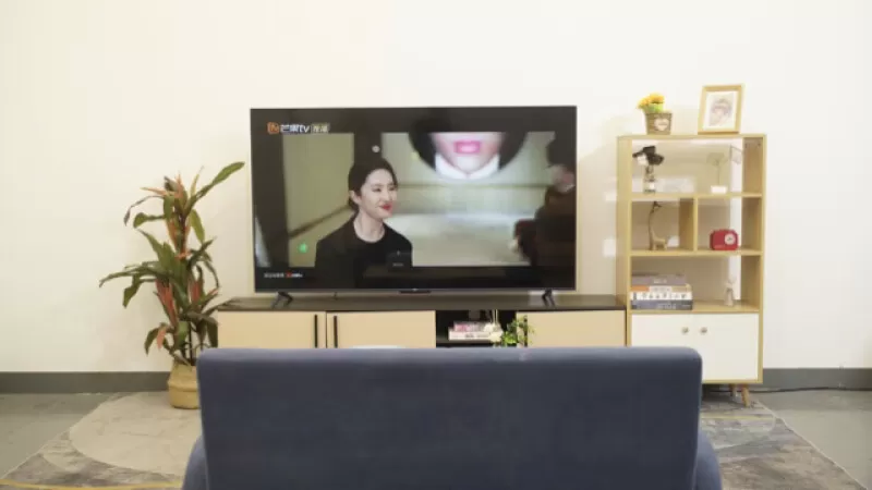 🈲TCL65V8E高色域NFC投屏WiFi液晶电视65寸评测TCL液晶电视怎么样?