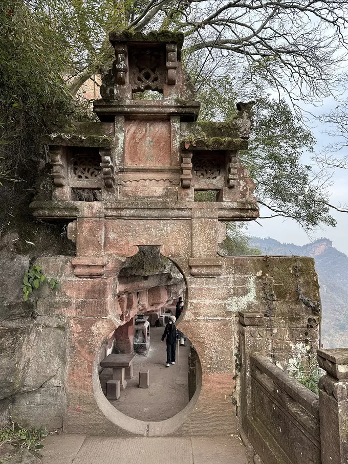 🥈道家飞升处还有恐龙脚印化石这些可以吸引到你吗？