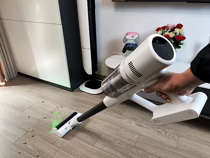 💝后悔没早买！90天不倒灰大吸力绿光显尘:MovaS6