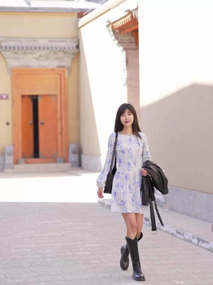 🥈早春甜酷girl拿捏！皮衣和碎花裙适配度简直满分！