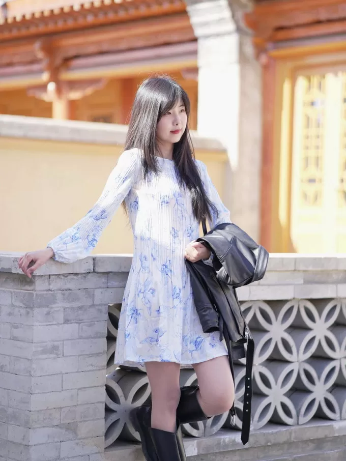 🥈早春甜酷girl拿捏！皮衣和碎花裙适配度简直满分！