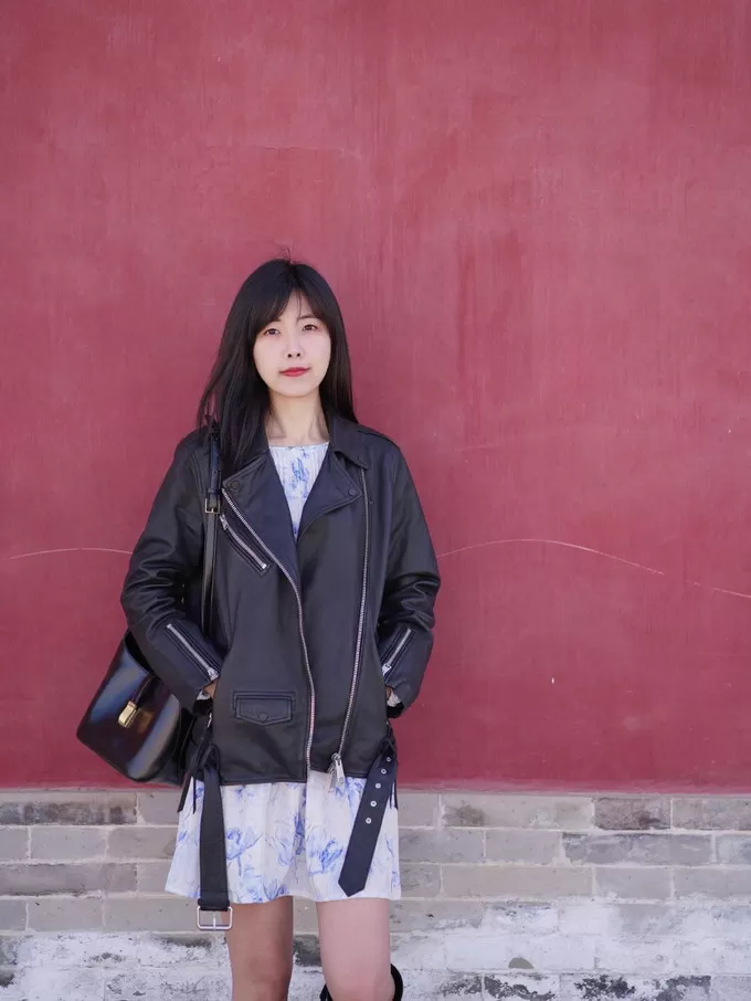 🥈早春甜酷girl拿捏！皮衣和碎花裙适配度简直满分！