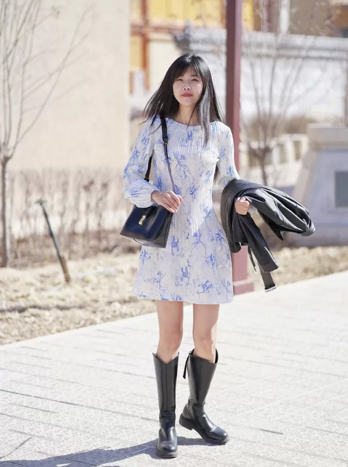 🥈早春甜酷girl拿捏！皮衣和碎花裙适配度简直满分！