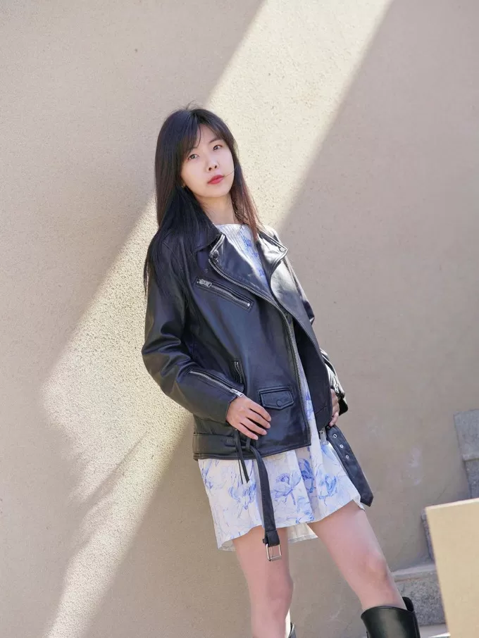 🥈早春甜酷girl拿捏！皮衣和碎花裙适配度简直满分！