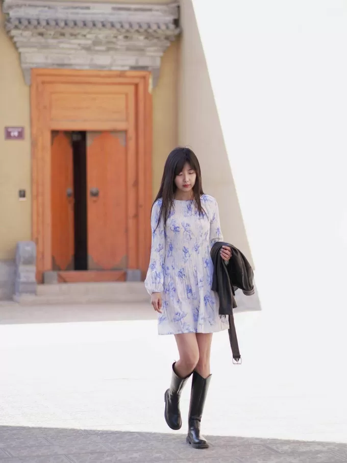 🥈早春甜酷girl拿捏！皮衣和碎花裙适配度简直满分！