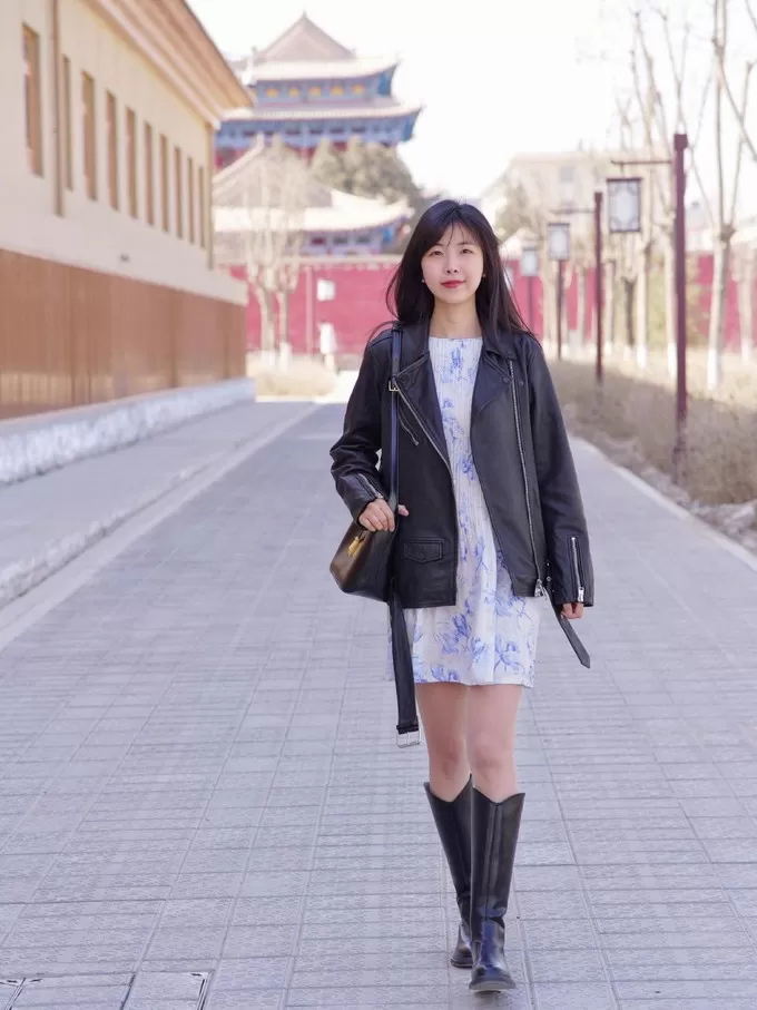 🥈早春甜酷girl拿捏！皮衣和碎花裙适配度简直满分！