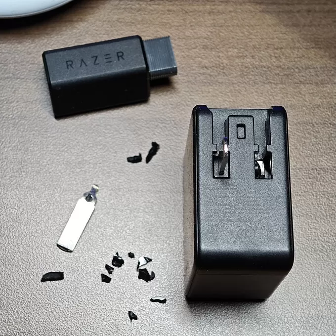 💥老哥们说得对这种充电头还是要慎用