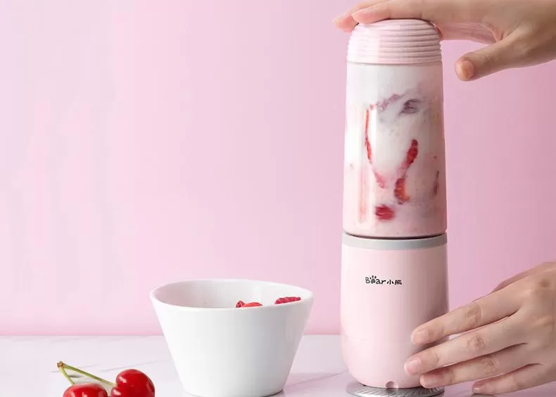 🥉小熊榨汁机怎么样?迷你小熊便携式榨汁机LLJ-D04B1评测