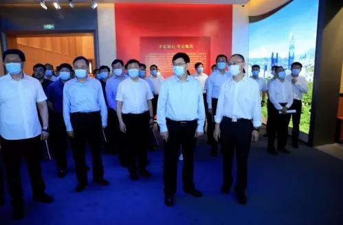 短剧「谁摘了傅总的蔷薇」解说💖