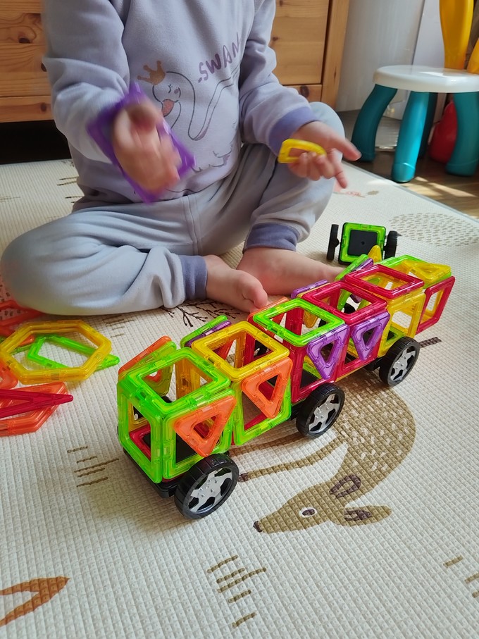 奥迪双钻磁力片